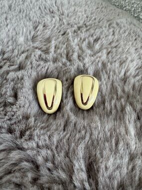 Vintage Christian Dior Gold Tone Cream Enamel Clip-On Earrings 80s Rare